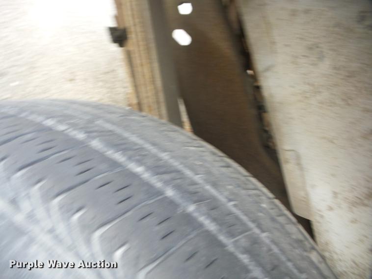 image for item J8571 1995 Ford Econoline E150 van