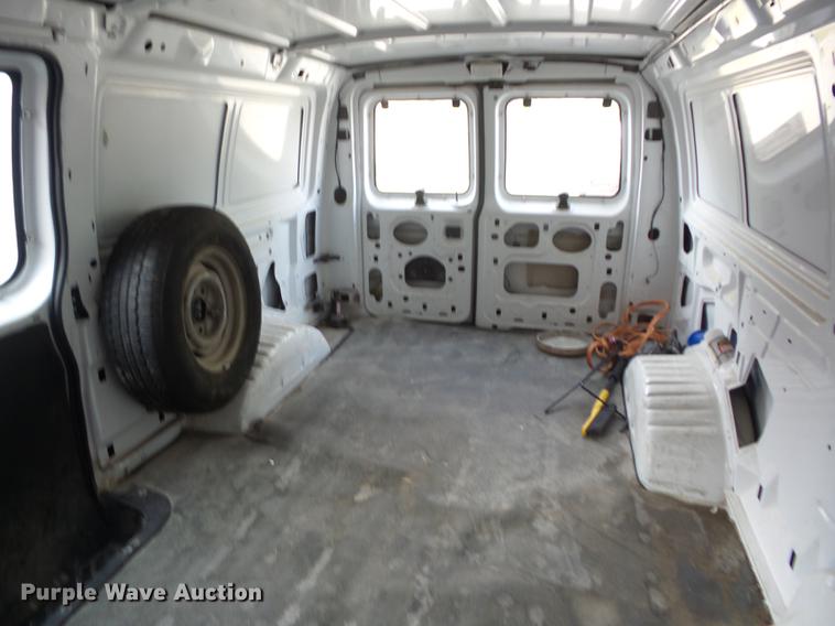 image for item J8571 1995 Ford Econoline E150 van