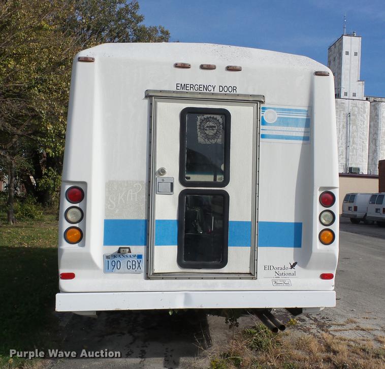 image for item J8573 1996 Ford Econoline E350 shuttle bus