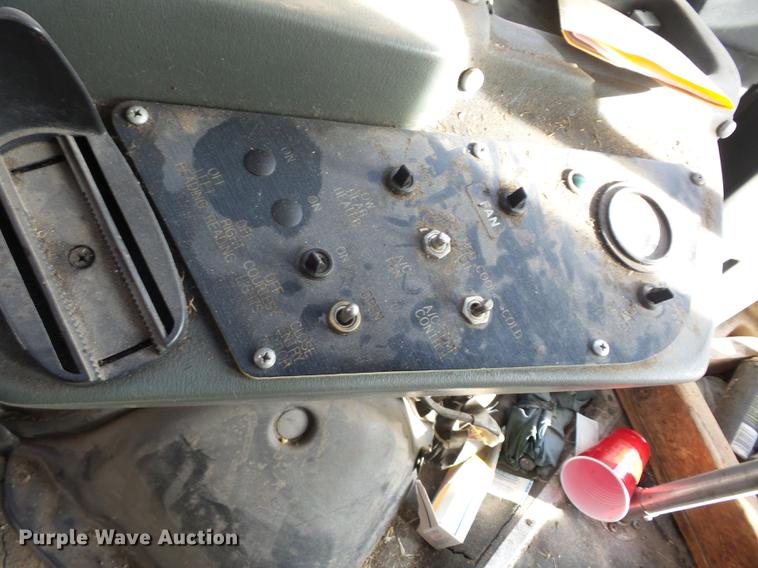 image for item J8573 1996 Ford Econoline E350 shuttle bus