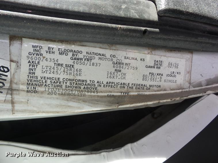 image for item J8573 1996 Ford Econoline E350 shuttle bus