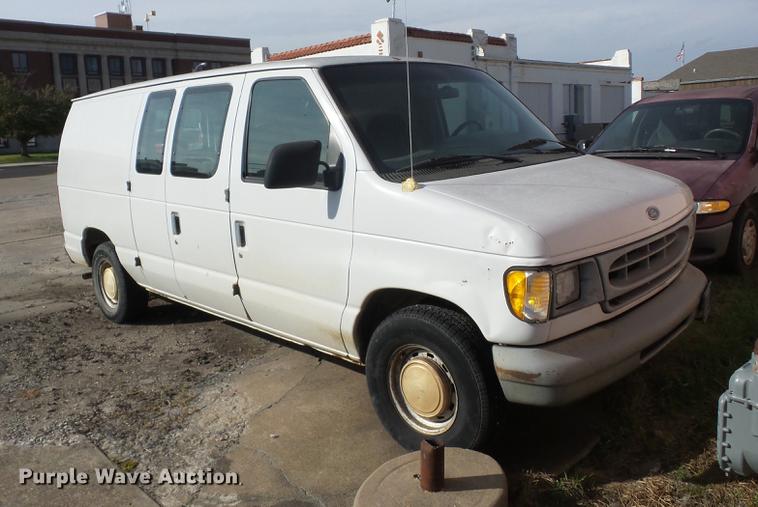 image for item J8574 1999 Ford Econoline E150 van