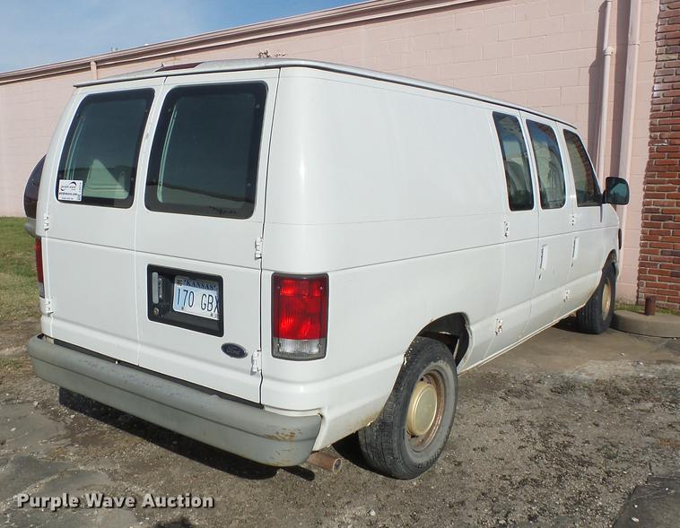 image for item J8574 1999 Ford Econoline E150 van
