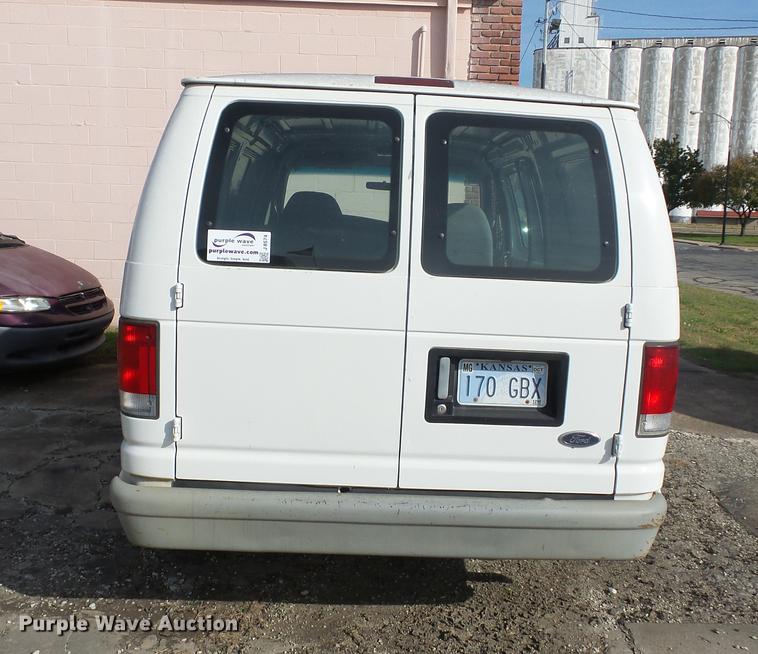 image for item J8574 1999 Ford Econoline E150 van