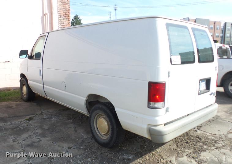 image for item J8574 1999 Ford Econoline E150 van