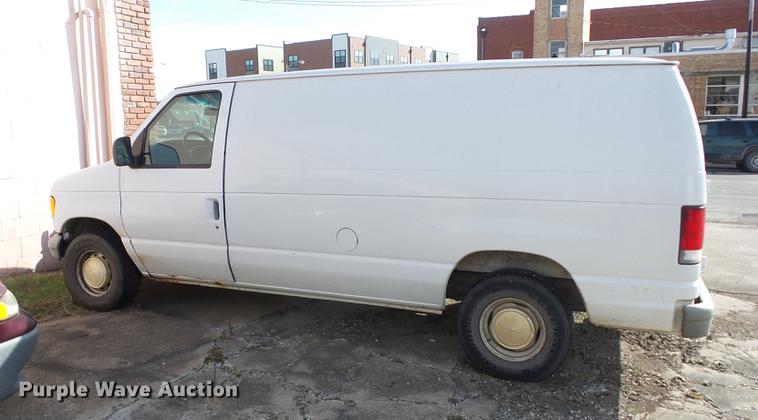 image for item J8574 1999 Ford Econoline E150 van