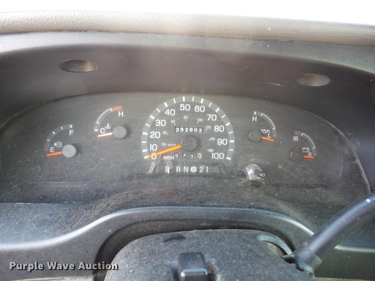 image for item J8574 1999 Ford Econoline E150 van