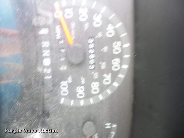 image for item J8574 1999 Ford Econoline E150 van