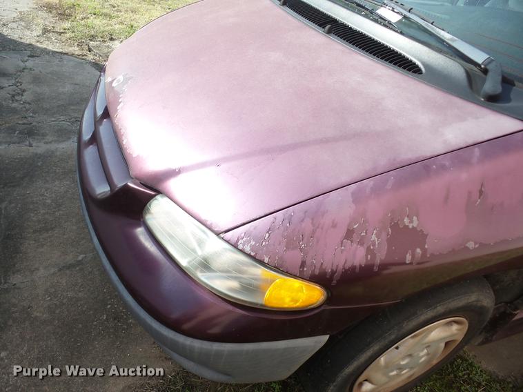 image for item J8575 1999 Dodge Grand Caravan van