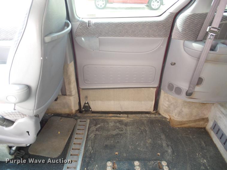 image for item J8575 1999 Dodge Grand Caravan van