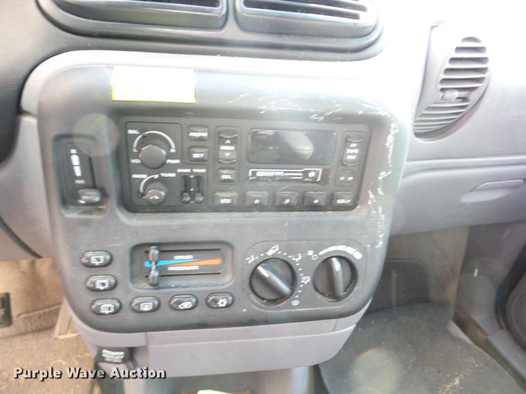 image for item J8575 1999 Dodge Grand Caravan van