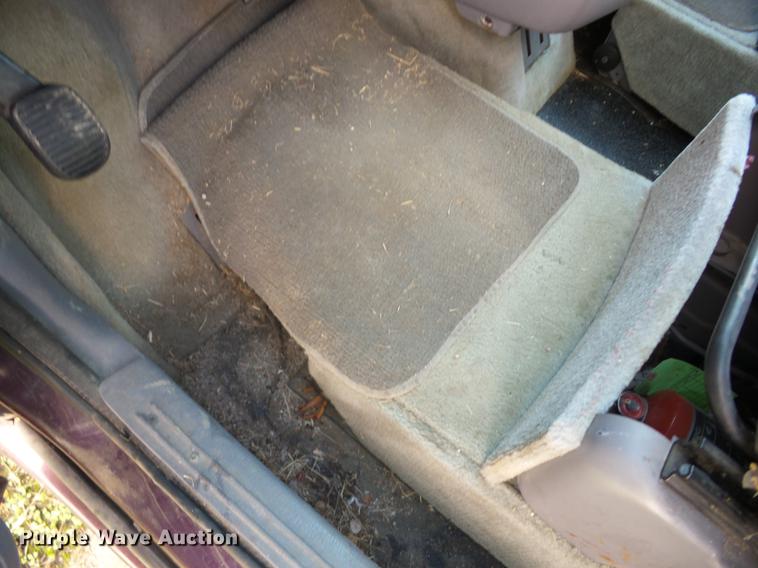 image for item J8575 1999 Dodge Grand Caravan van