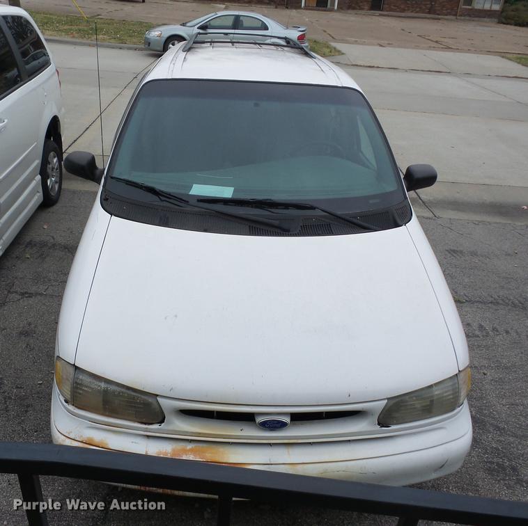 image for item J8576 1996 Ford Windstar van