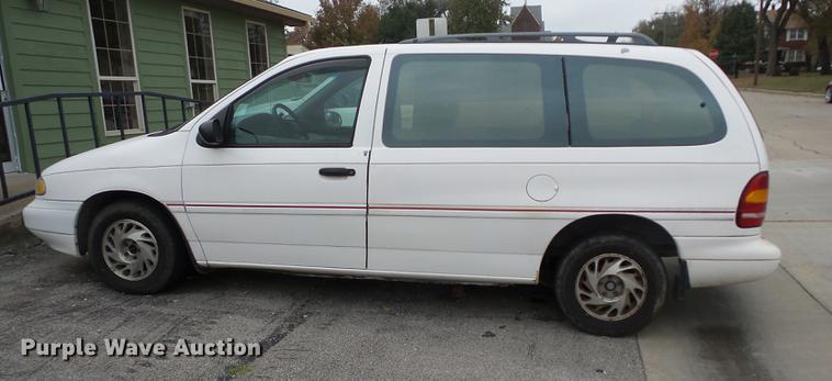 image for item J8576 1996 Ford Windstar van