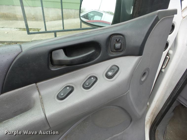 image for item J8576 1996 Ford Windstar van