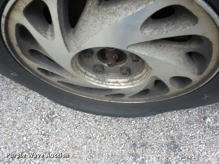 image for item J8576 1996 Ford Windstar van