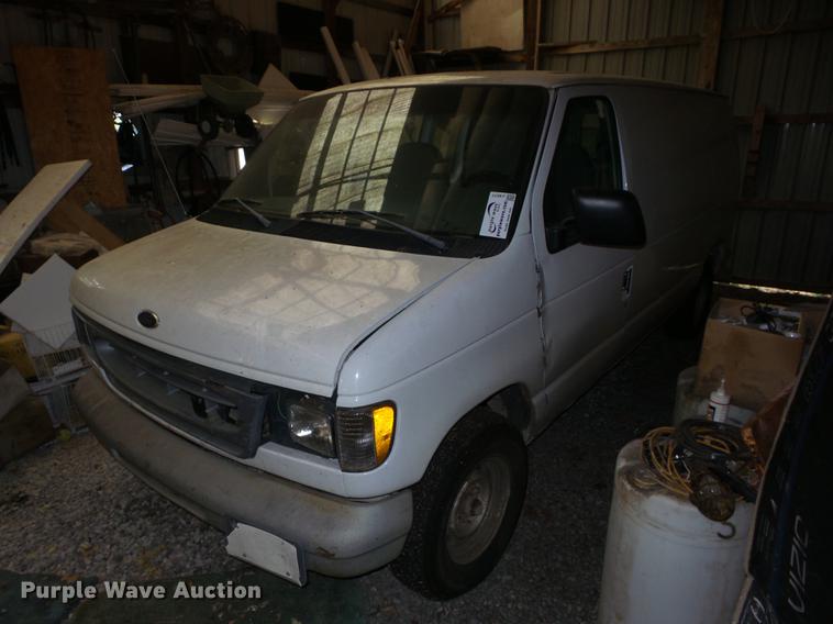 image for item J8577 1998 Ford Econoline E150 van