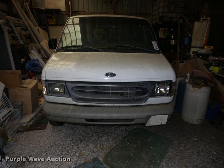 image for item J8577 1998 Ford Econoline E150 van