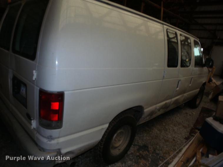 image for item J8577 1998 Ford Econoline E150 van