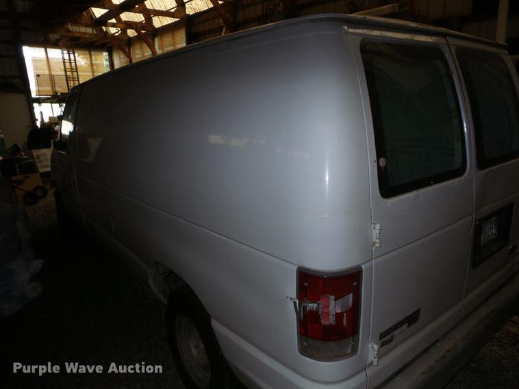 image for item J8577 1998 Ford Econoline E150 van