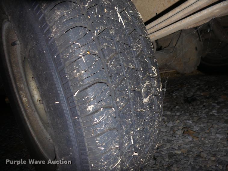 image for item J8577 1998 Ford Econoline E150 van