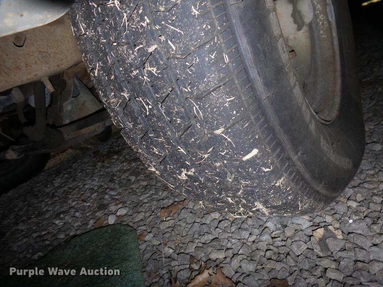 image for item J8577 1998 Ford Econoline E150 van