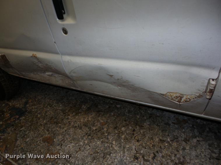 image for item J8577 1998 Ford Econoline E150 van