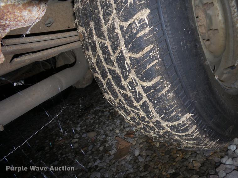 image for item J8577 1998 Ford Econoline E150 van