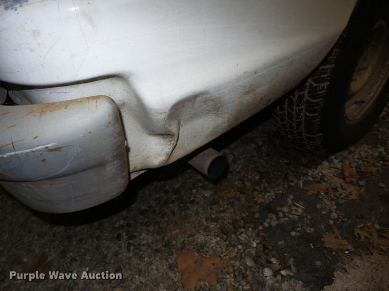 image for item J8577 1998 Ford Econoline E150 van