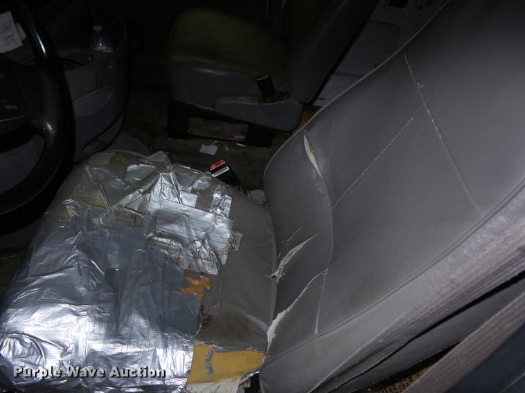 image for item J8577 1998 Ford Econoline E150 van