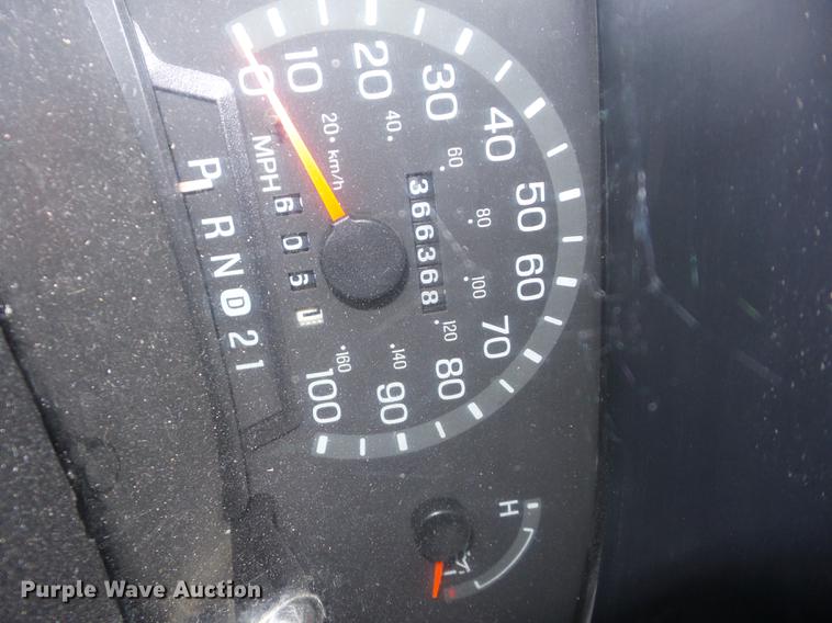 image for item J8577 1998 Ford Econoline E150 van