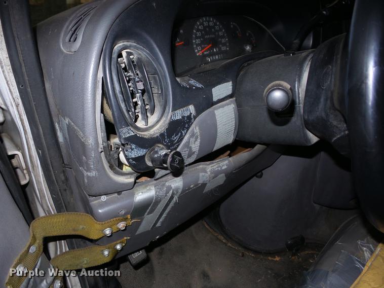 image for item J8577 1998 Ford Econoline E150 van