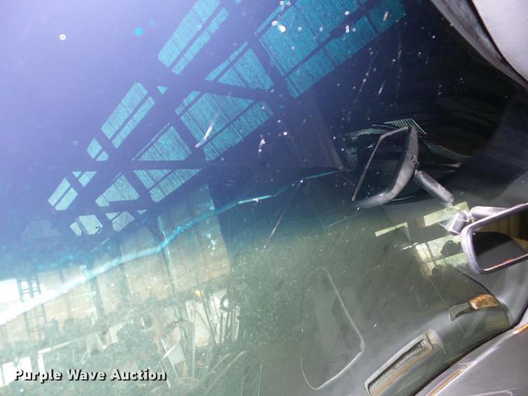 image for item J8577 1998 Ford Econoline E150 van