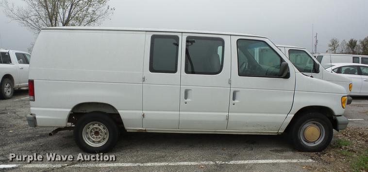 image for item J8578 1998 Ford Econoline E150 van