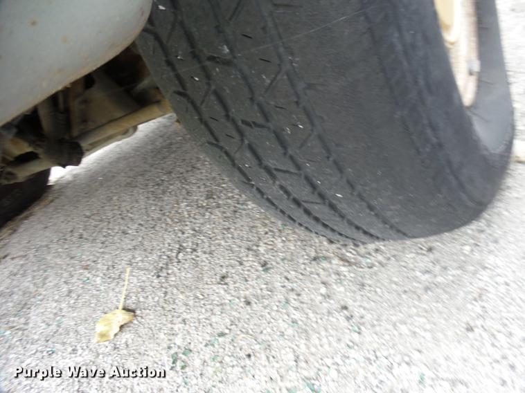 image for item J8578 1998 Ford Econoline E150 van