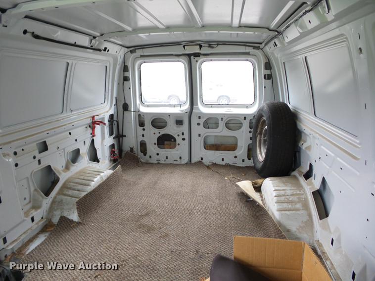 image for item J8578 1998 Ford Econoline E150 van