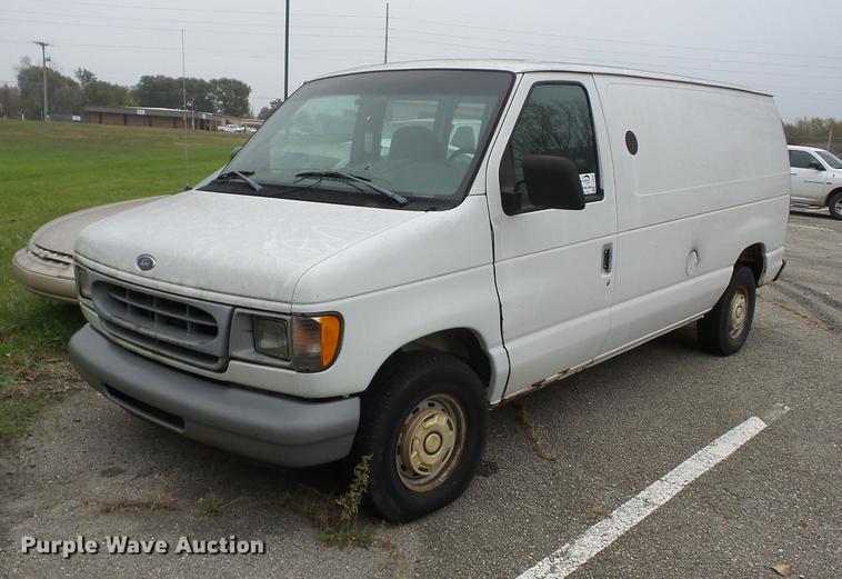 image for item J8579 1998 Ford Econoline E150 van
