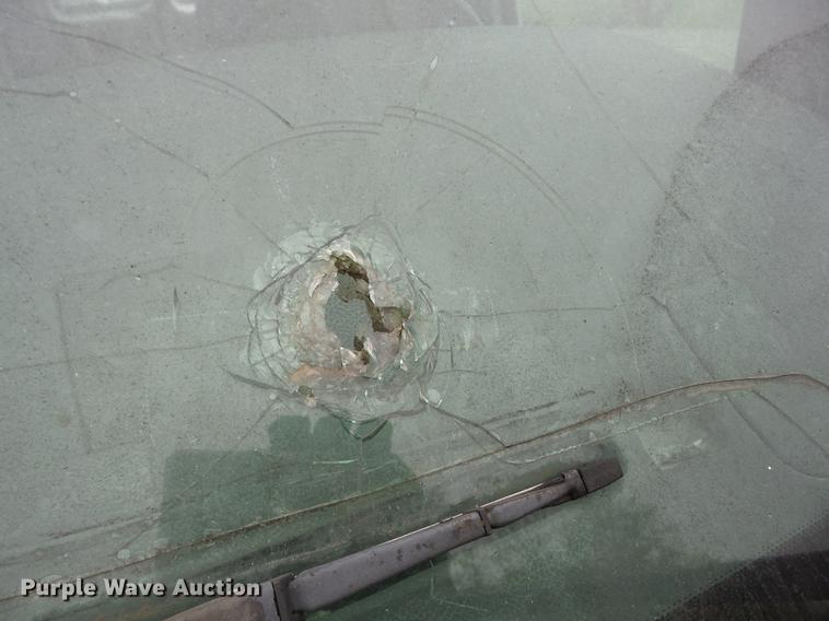 image for item J8579 1998 Ford Econoline E150 van