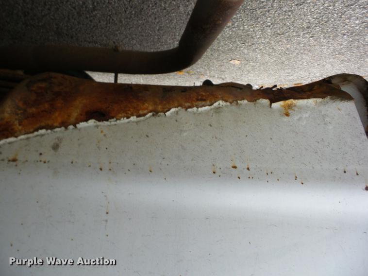 image for item J8579 1998 Ford Econoline E150 van