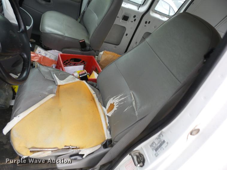 image for item J8579 1998 Ford Econoline E150 van