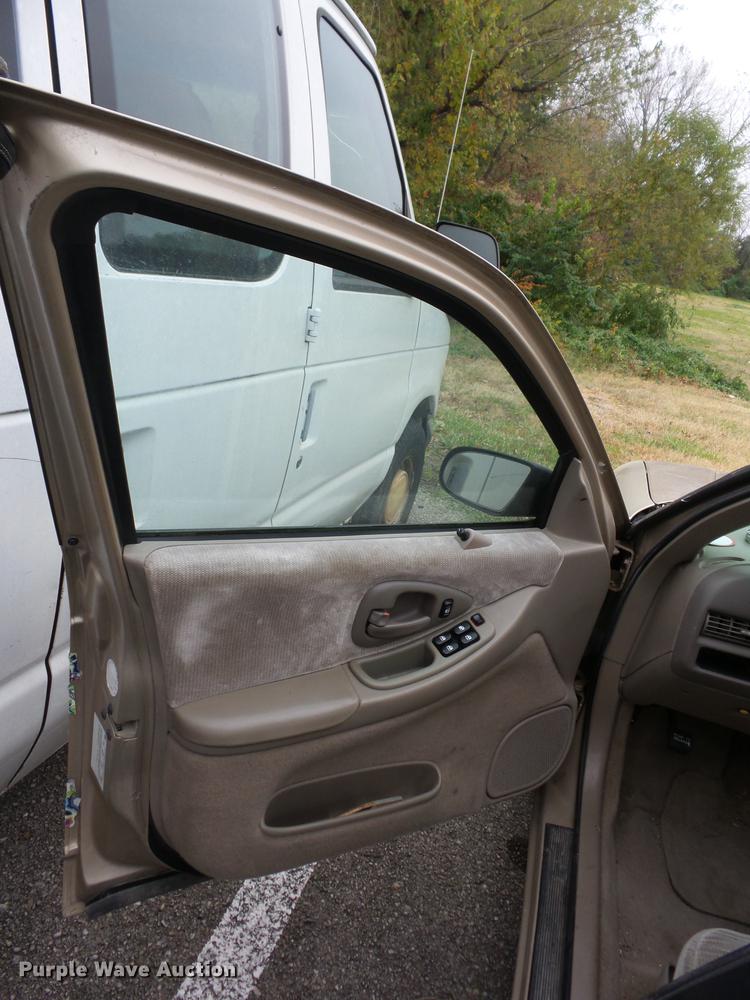 image for item J8580 1999 Chevrolet Lumina