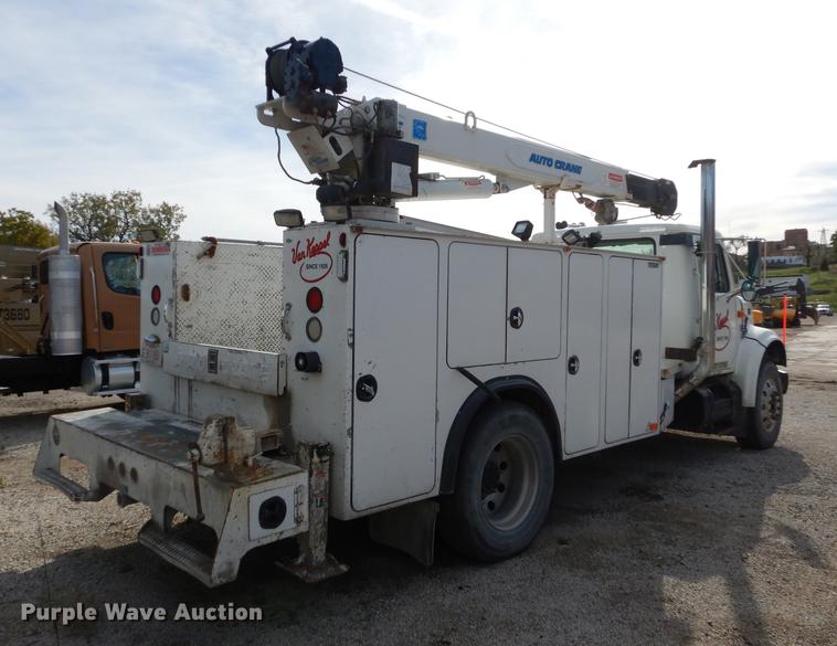 image for item K5834 1998 International 4900 service truck with crane