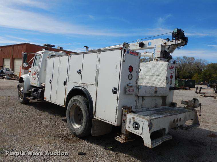 image for item K5834 1998 International 4900 service truck with crane