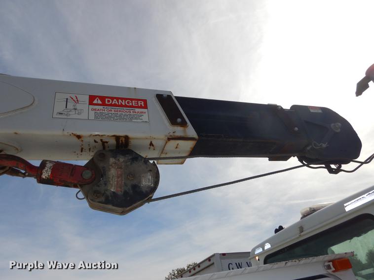 image for item K5834 1998 International 4900 service truck with crane