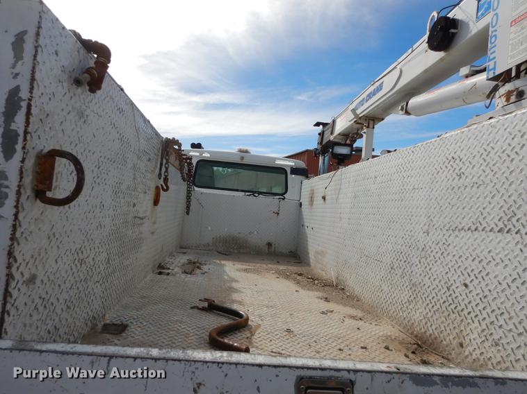 image for item K5834 1998 International 4900 service truck with crane