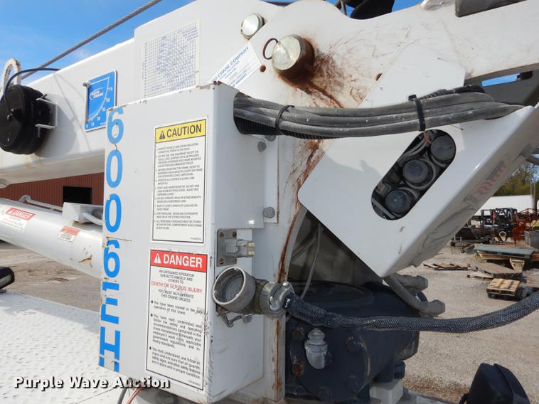 image for item K5834 1998 International 4900 service truck with crane