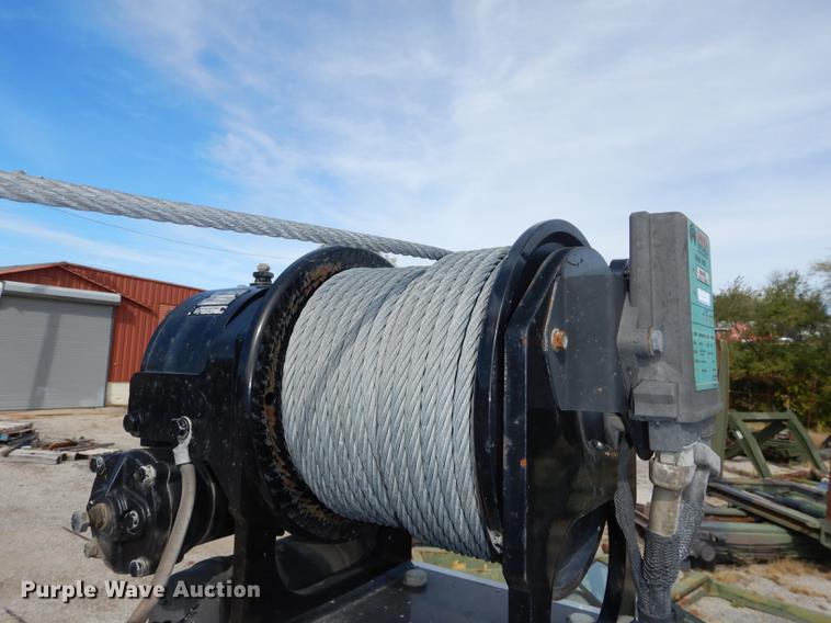 image for item K5834 1998 International 4900 service truck with crane