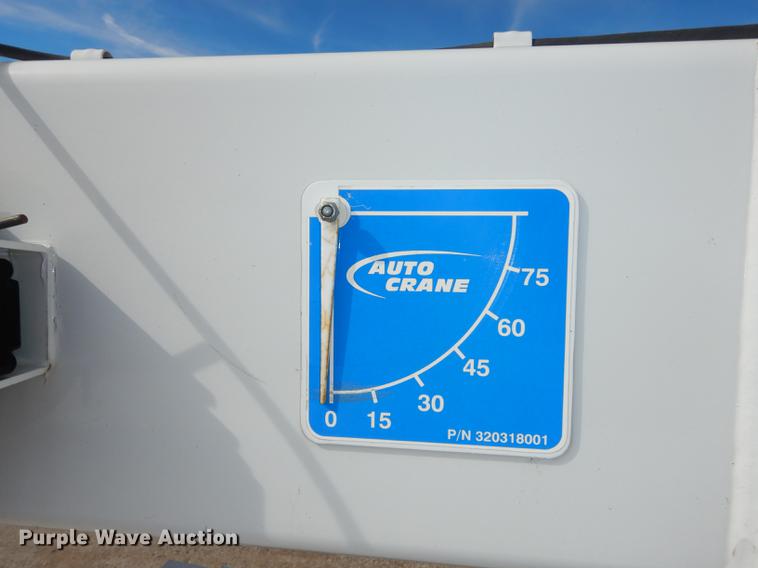 image for item K5834 1998 International 4900 service truck with crane