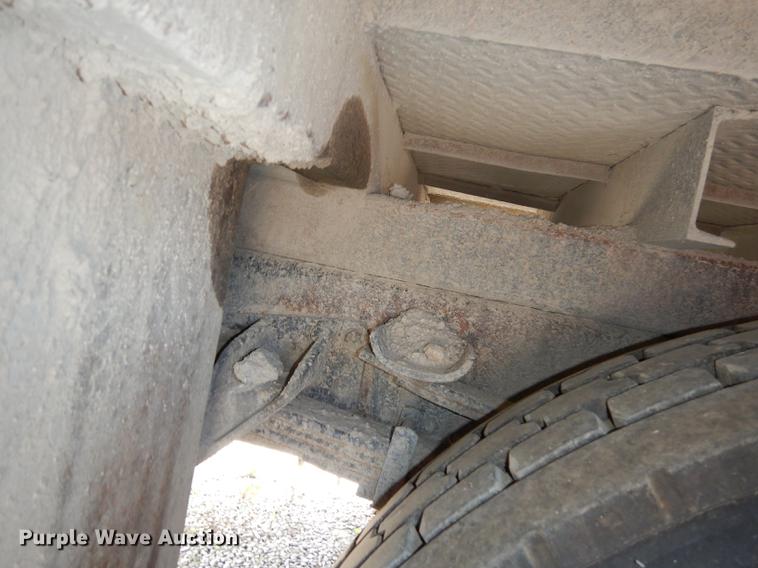 image for item K5834 1998 International 4900 service truck with crane