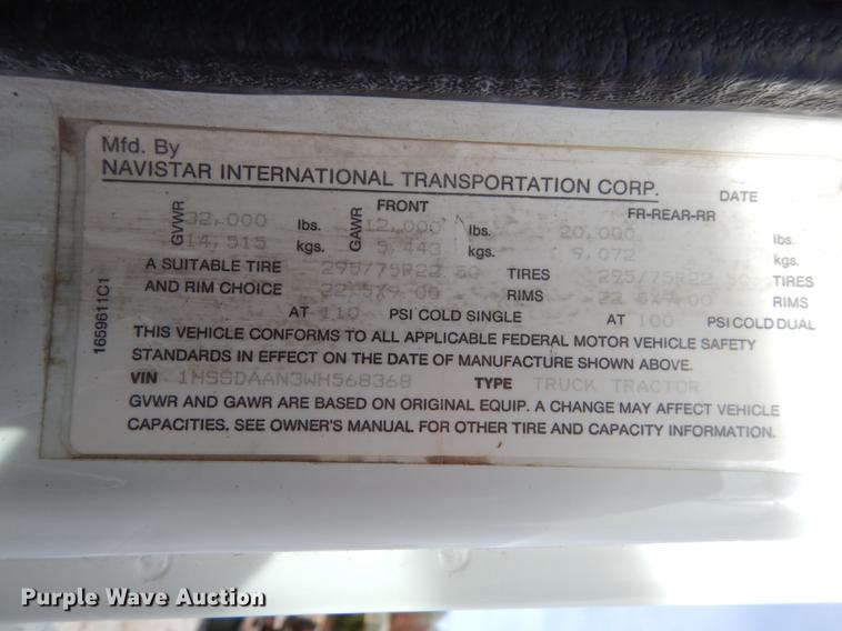 image for item K5834 1998 International 4900 service truck with crane